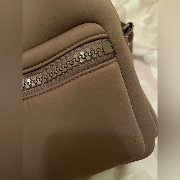 NWOT Dagner Dover Small Neoprene Backpack in Dune - Picture 6 of 9